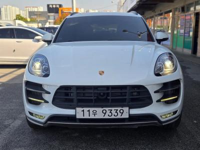 2015 Porsche Macan