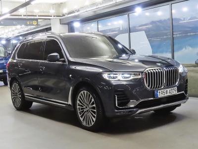2021 BMW X7