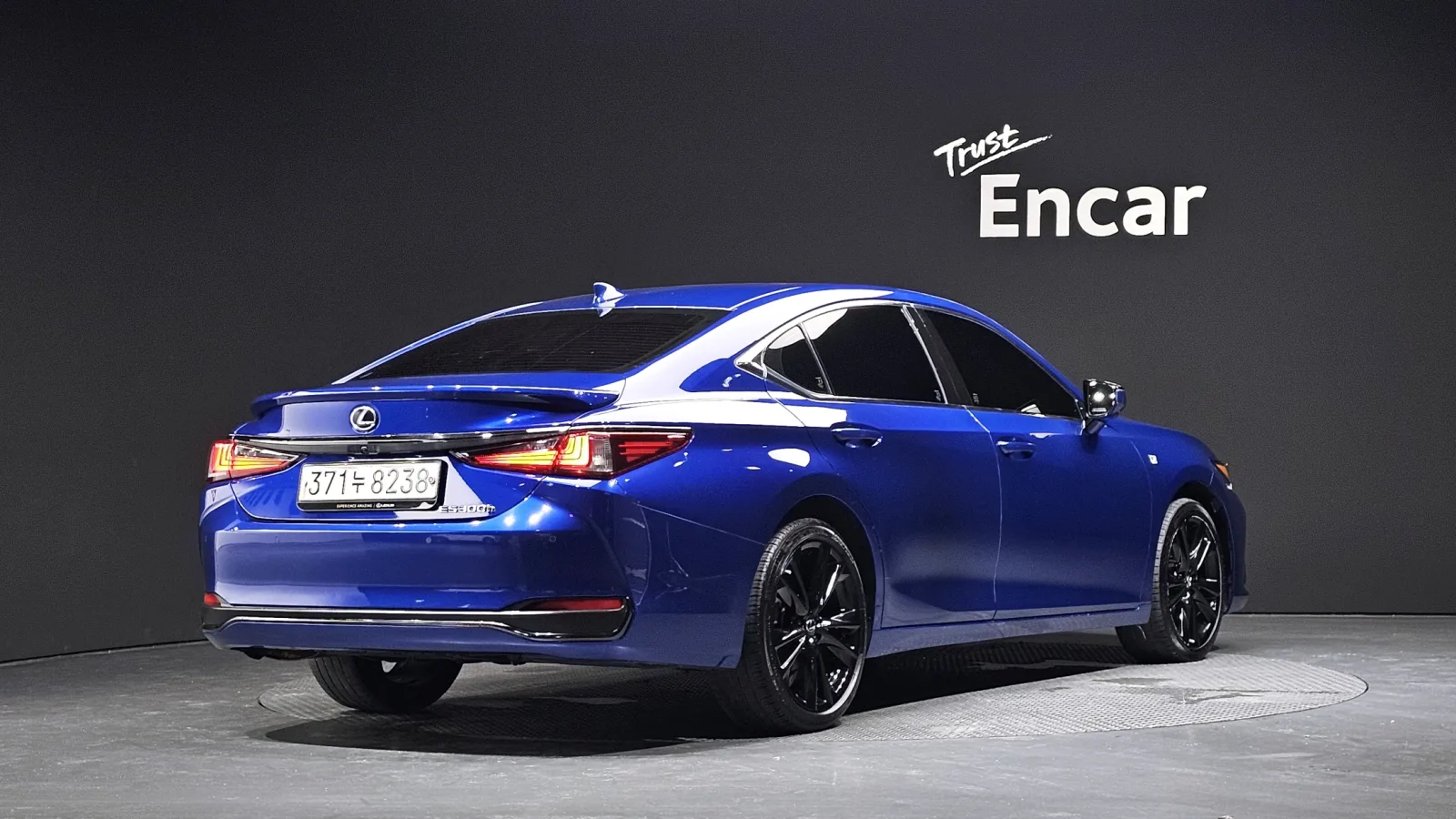 2023 Lexus ES