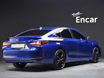 2023 Lexus ES
