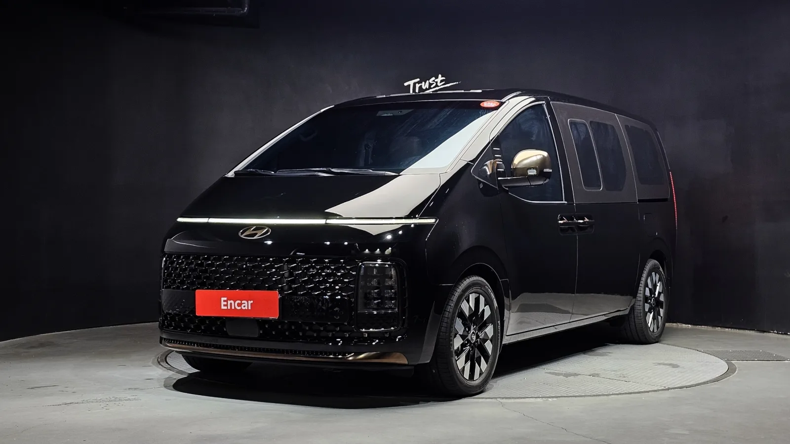 2025 Hyundai Staria