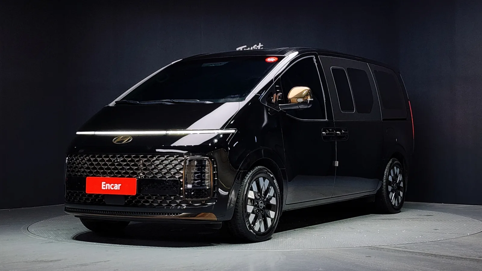 2025 Hyundai Staria