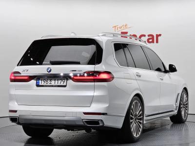 2022 BMW X7