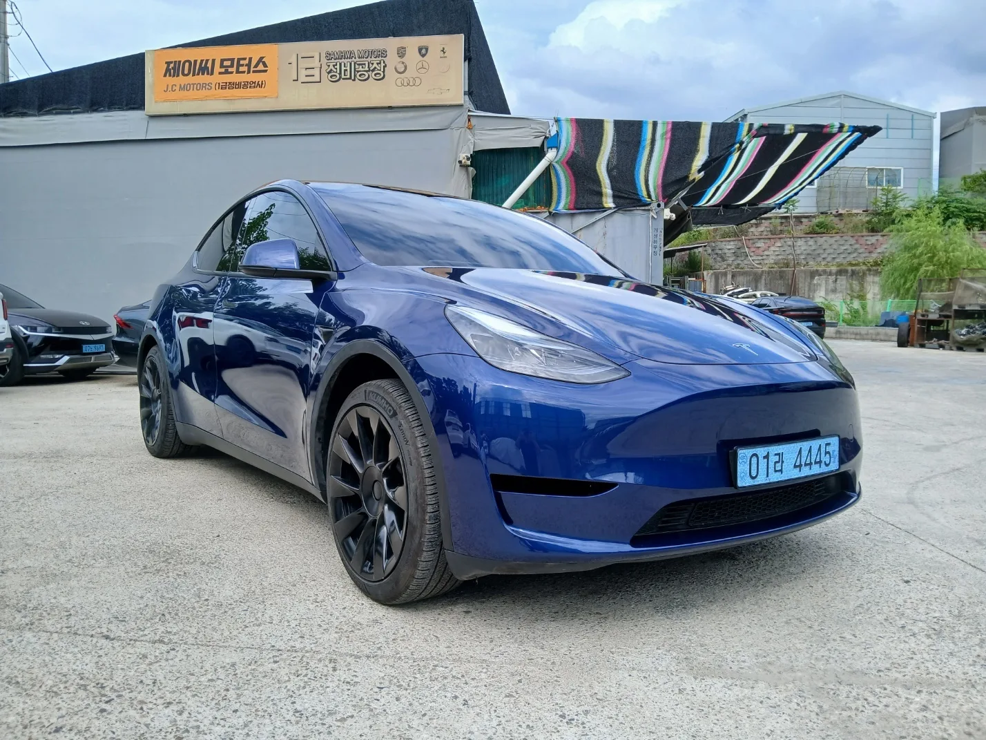 Tesla Model Y 2023