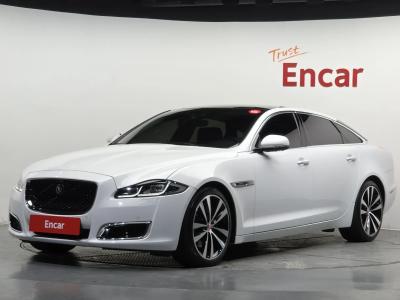 2019 Jaguar XJ
