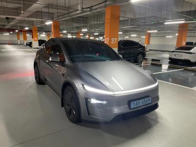 Tesla Model Y 2026
