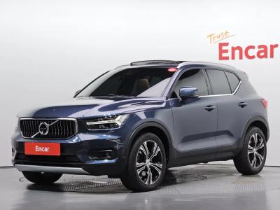 2022 Volvo XC40