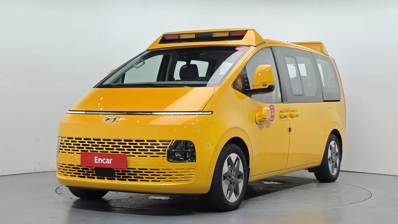 2023 Hyundai Staria