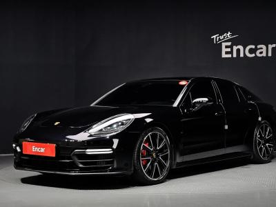 2020 Porsche Panamera