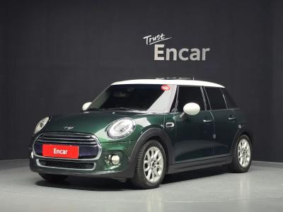 2016 MINI Cooper