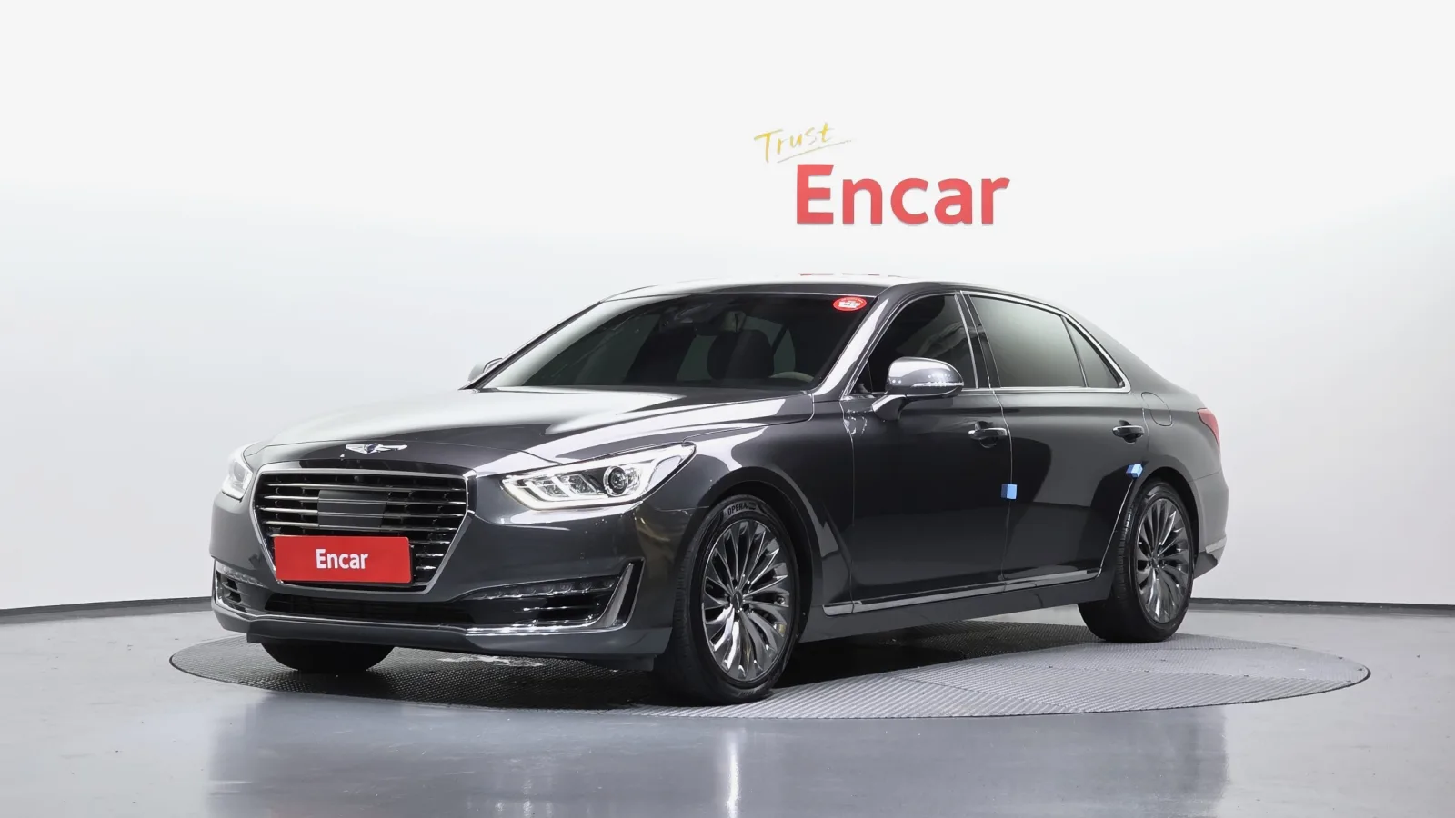 2018 Genesis EQ900