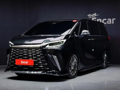2025 Lexus LM