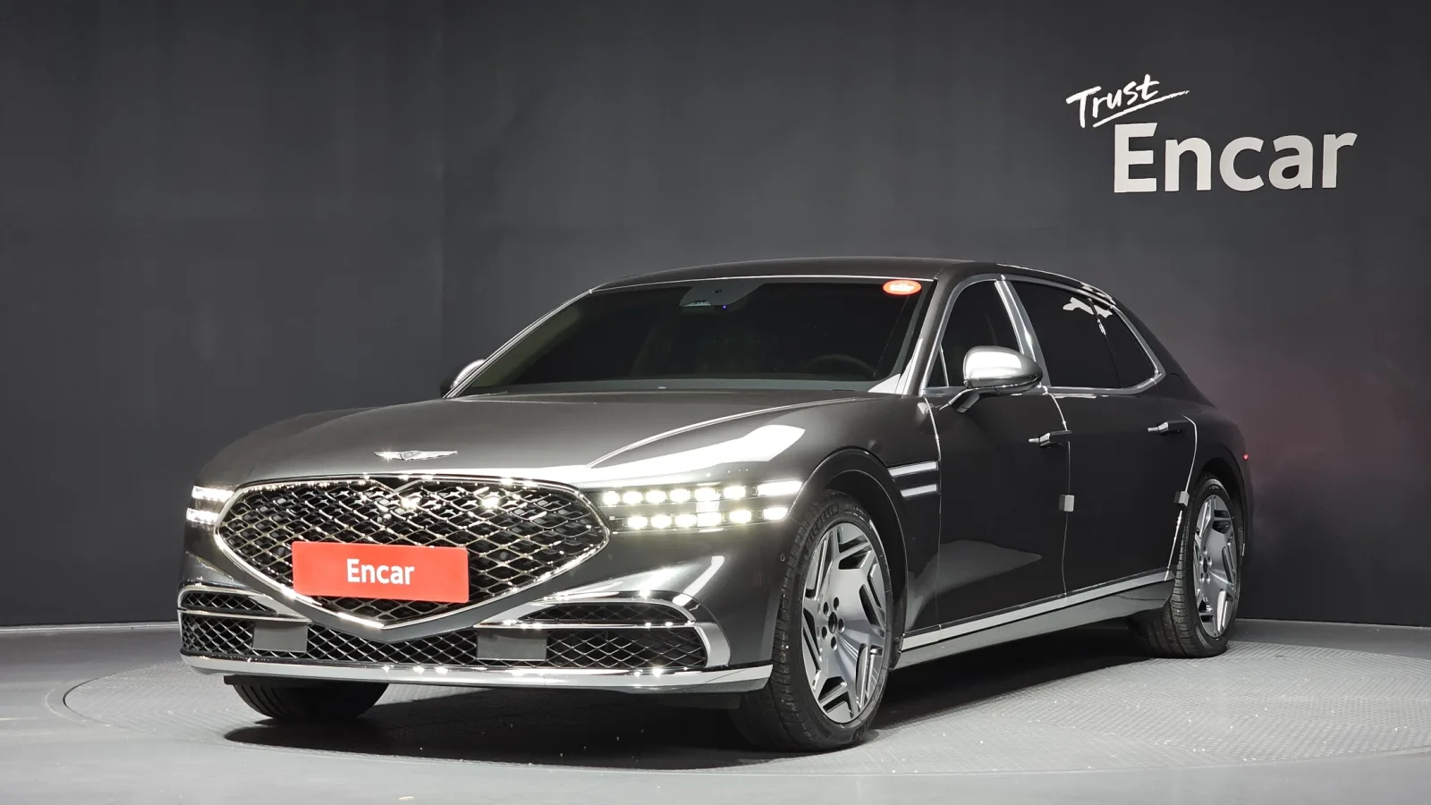2025 Genesis G90