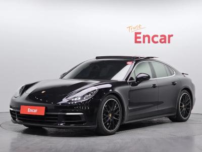 2018 Porsche Panamera