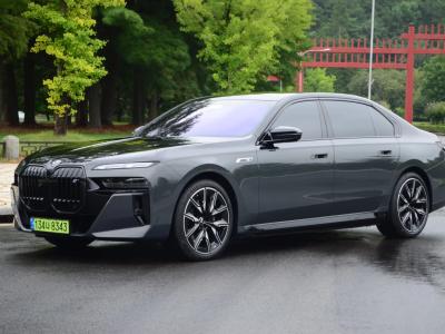 2025 BMW i7