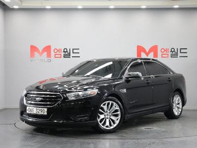 2016 Ford Taurus