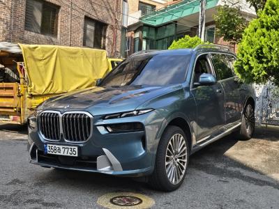 2023 BMW X7