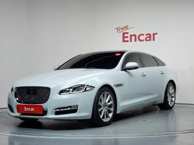 2018 Jaguar XJ