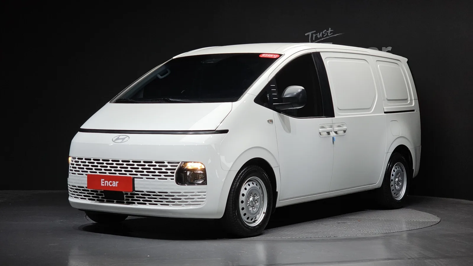 2025 Hyundai Staria