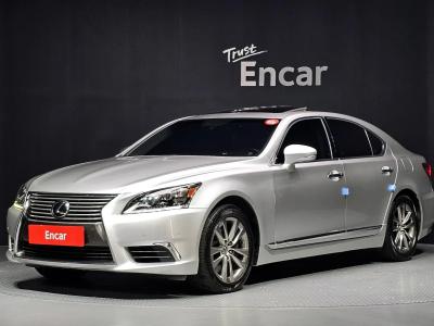 2016 Lexus LS