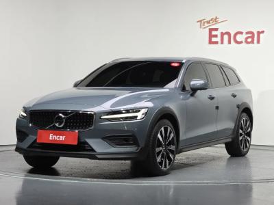 2022 Volvo V60