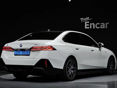 2025 BMW i5