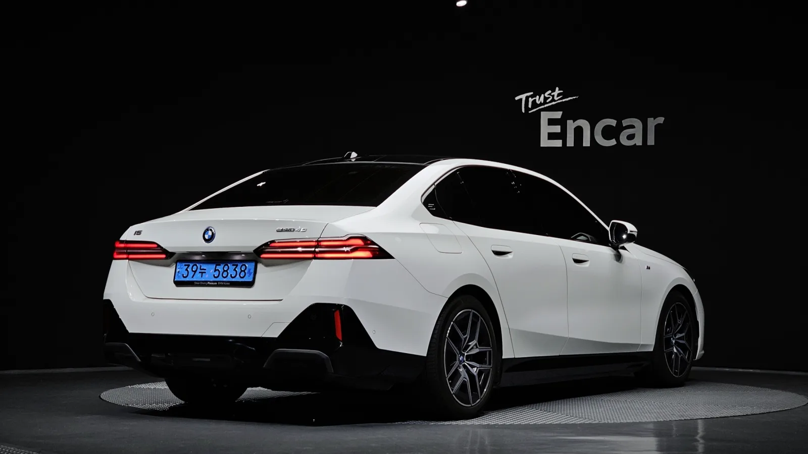 2025 BMW i5