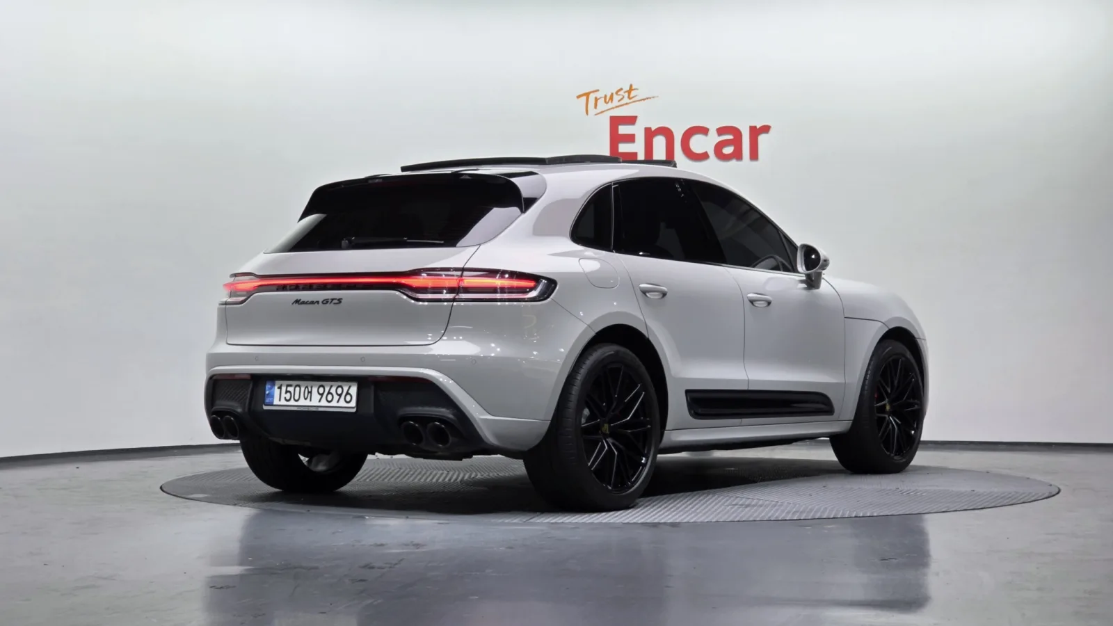 2023 Porsche Macan