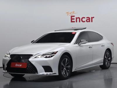 2022 Lexus LS