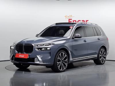 2023 BMW X7