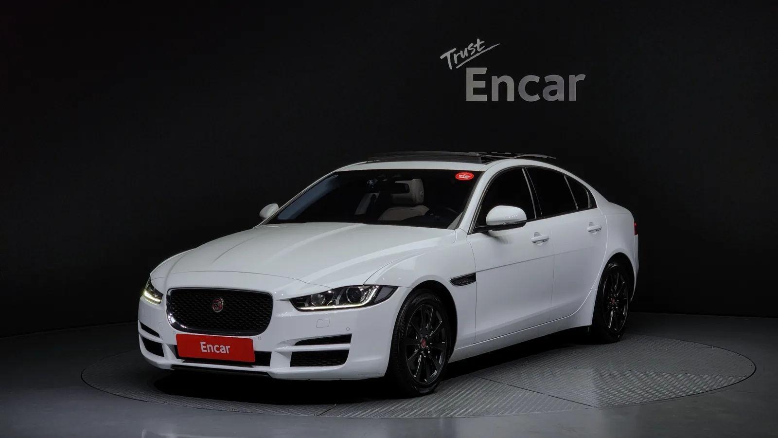 2016 Jaguar XE