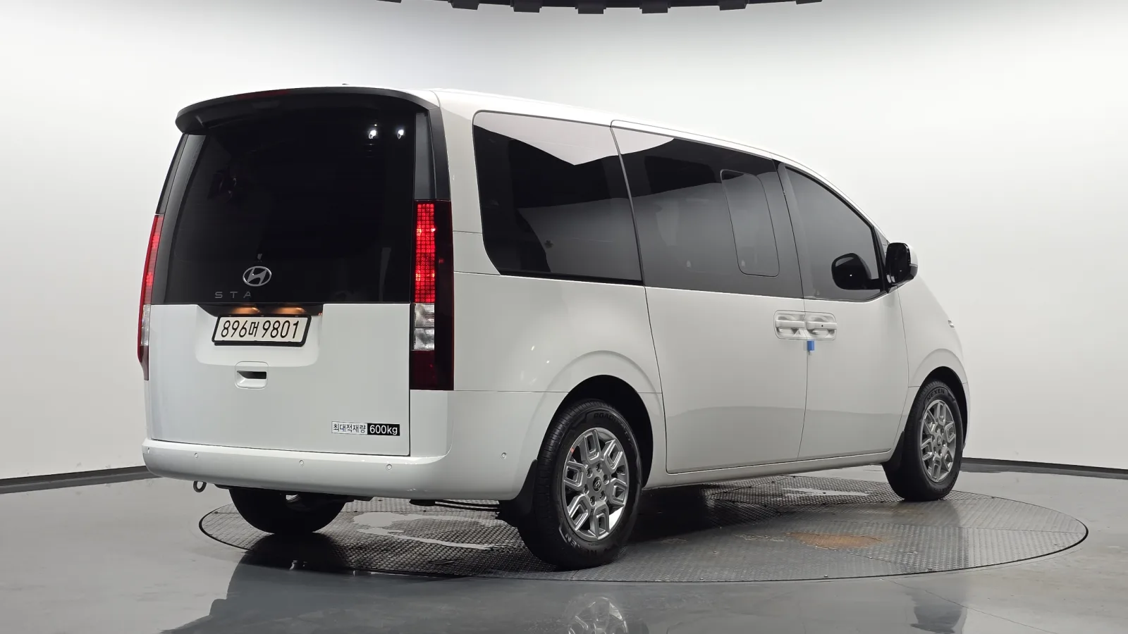 2026 Hyundai Staria