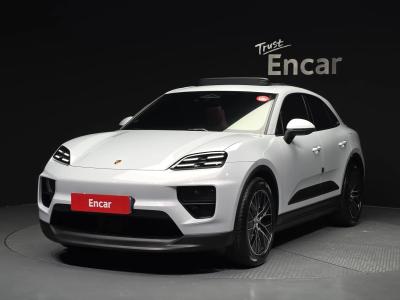 2025 Porsche Macan