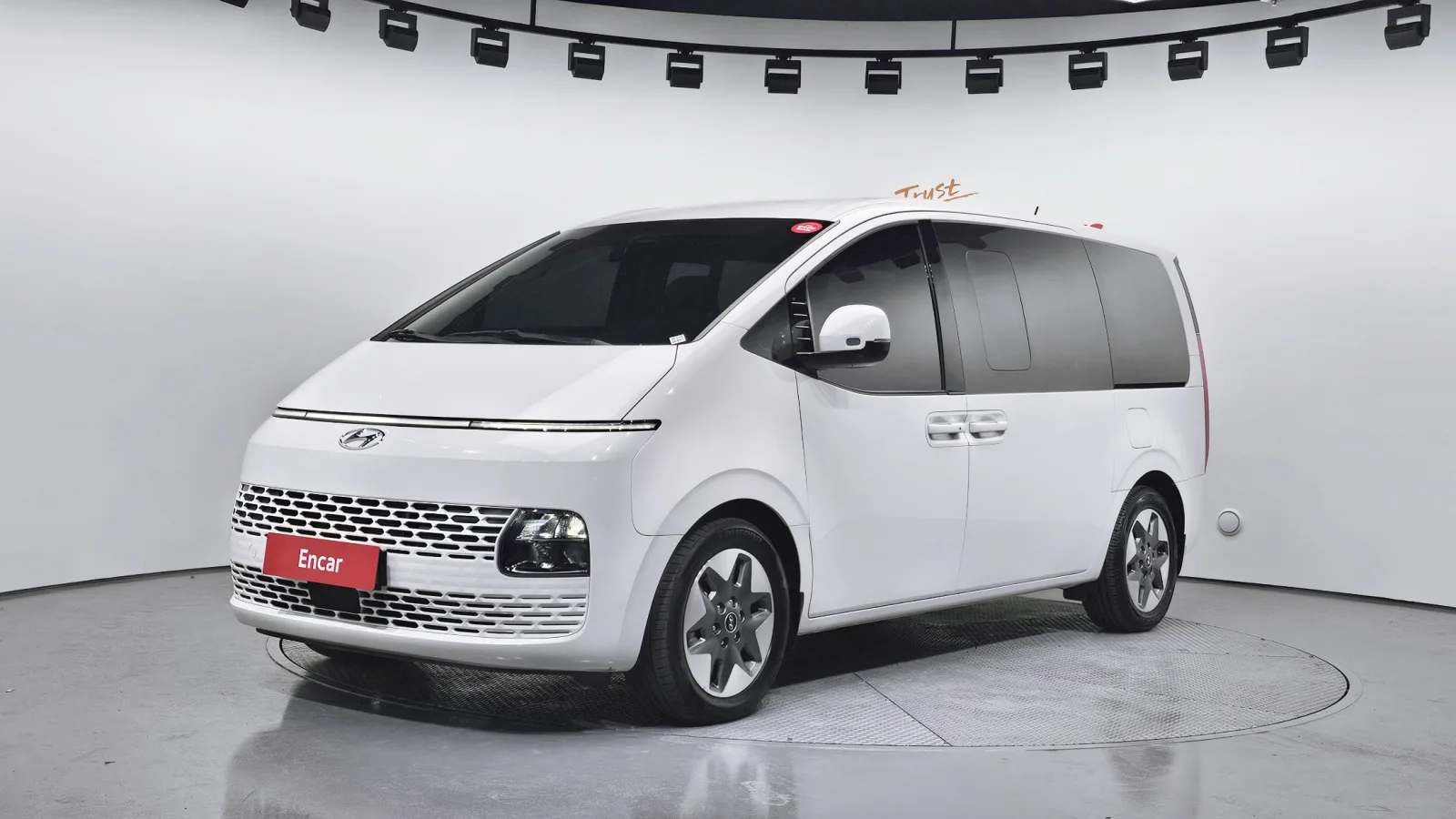 2023 Hyundai Staria