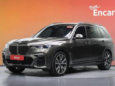2022 BMW X7