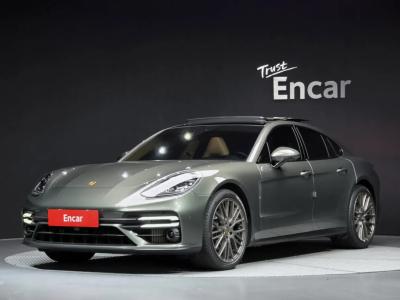 2022 Porsche Panamera