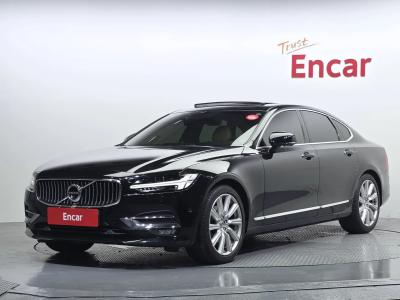2017 Volvo S90