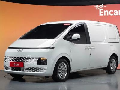 2025 Hyundai Staria