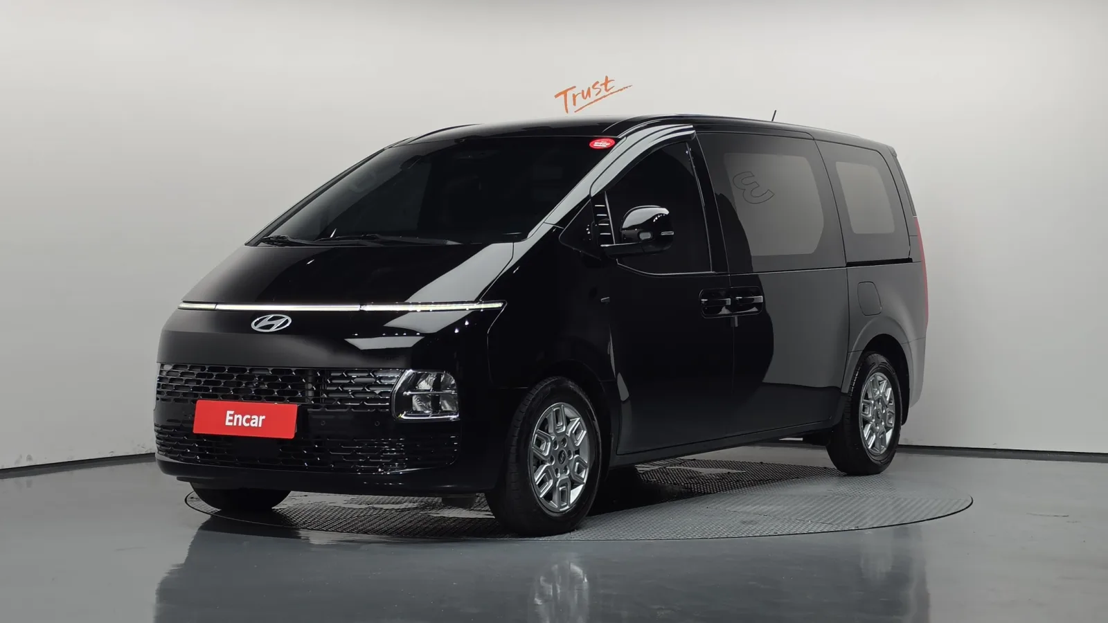 2025 Hyundai Staria