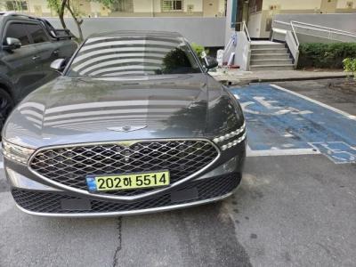2024 Genesis G90