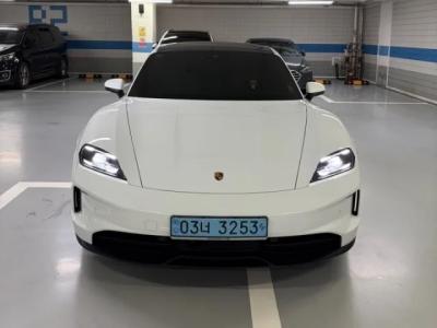 2025 Porsche Taycan