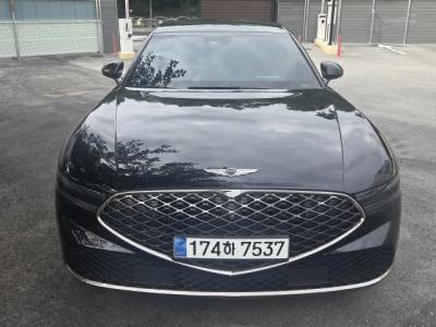 2023 Genesis G90