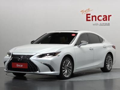 Lexus ES 2023