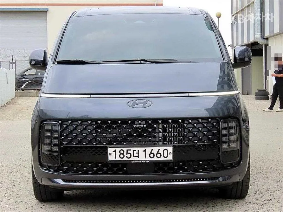 Hyundai Staria 라운지 2.2 라운지 9 AWD 인스퍼Ray션 (2025년형)