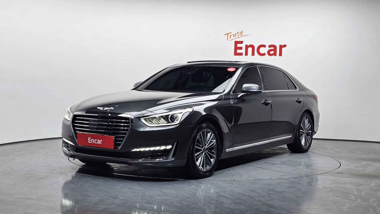 2018 Genesis EQ900