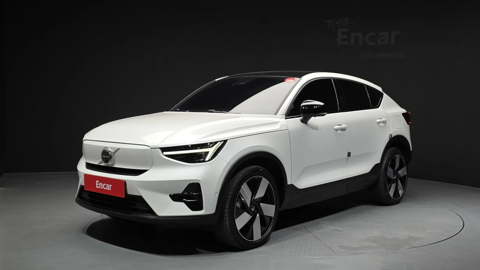 2023 Volvo C40