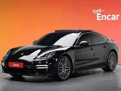 2023 Porsche Panamera