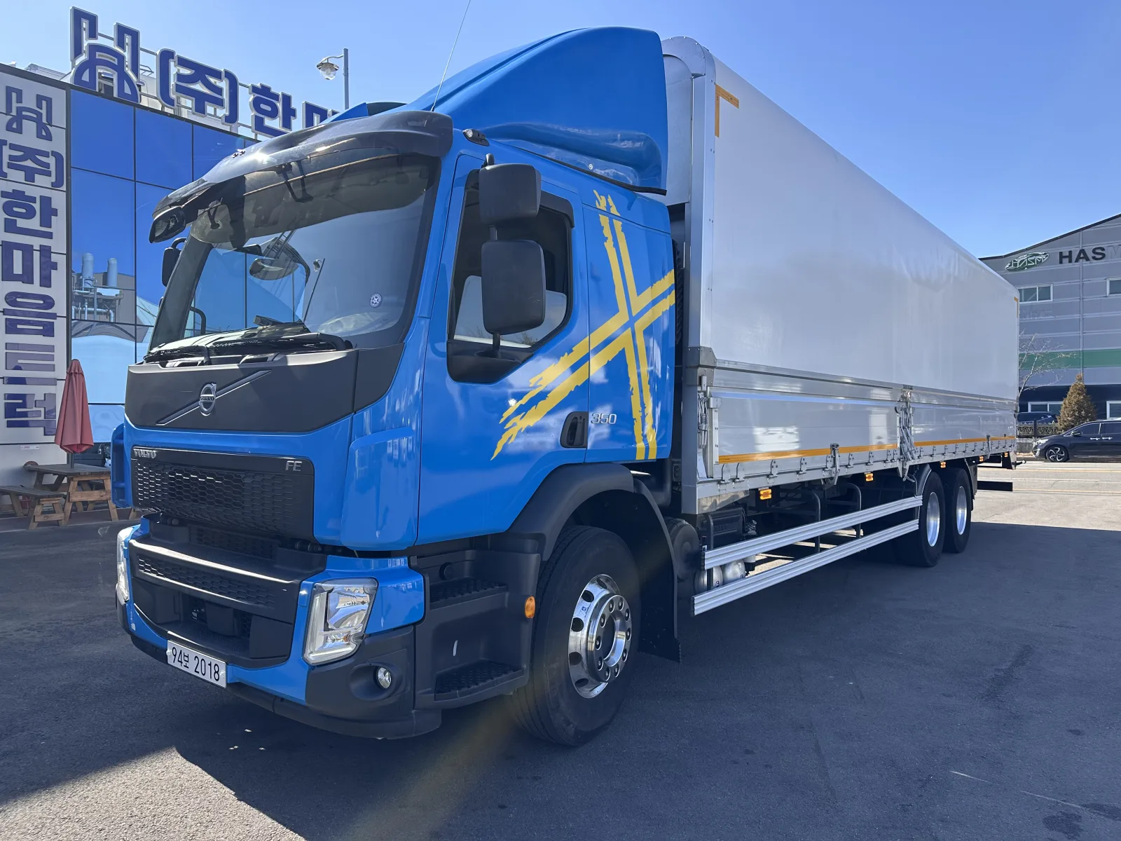 2022 Volvo CargoTruck
