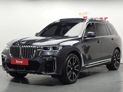 2022 BMW X7