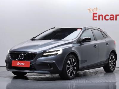 2019 Volvo V40